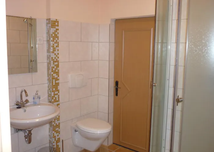 بيت ضيافة Hueblers-schlafquartier 2*